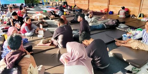 Suara Lirih Keluarga Korban KMP Tunu Pratama Jaya Tenggelam, Minta Pencarian Diperpanjang Meski Hanya Lihat Jenazah