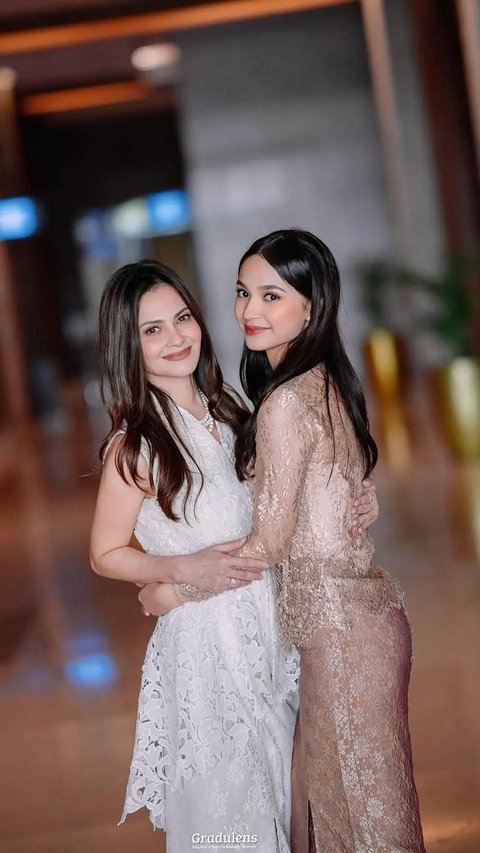 Penampilan Anak Cut Tary saat Wisuda SMA Curi Perhatian, Model Kebayanya Bikin Terpukau