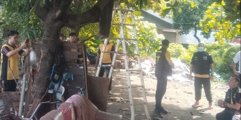 Pria Misterius Pakaian Serba Hitam Tewas Tergantung di Dekat Kampus Poltekkes Makassar