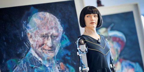 FOTO: Sosok Robot AI Canggih Jago Melukis Jadi Sorotan di KTT Global AI for Good, Tegaskan Tak Berniat Gantikan Manusia