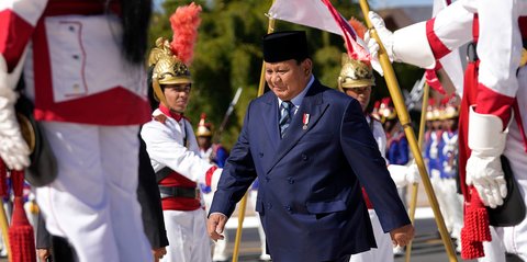 VIDEO: Terkejut Prabowo Mendadak Langkah Terhenti Hampiri Gadis Kecil Bule Minta Foto di Brasil