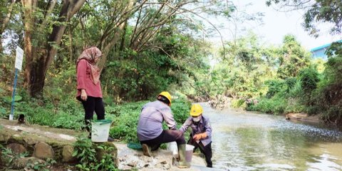 Anak Buah Dedi Mulyadi Telusuri Pencemaran Sungai Cilemahabang, Warna Air Gelap dan Berbuih