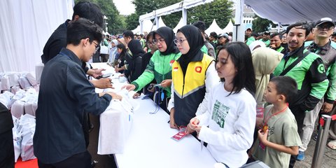 Pertamina Salurkan Seribu Paket Perlengkapan Sekolah untuk Anak Pengemudi Ojek