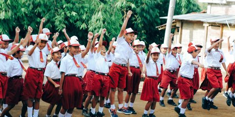 Menyambut Tahun Ajaran Baru, Full Day School, Solusi Pendidikan atau Beban untuk Anak?