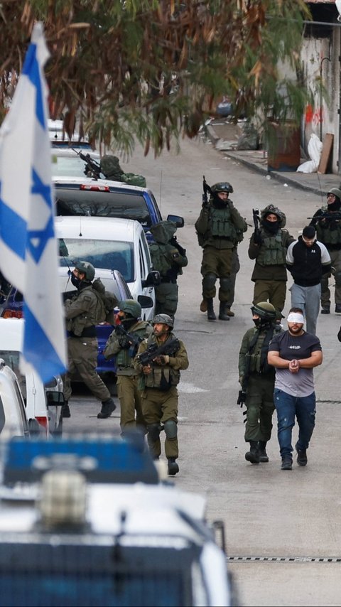 ⁠Pemuda Yahudi Bongkar Kejahatan Zionis ke Palestina, Sampai Kerja Sama dengab Nazi