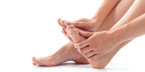 7 Alasan Mengejutkan Kulit Telapak Kaki Mengelupas dan Cara Ampuh Mengatasinya
