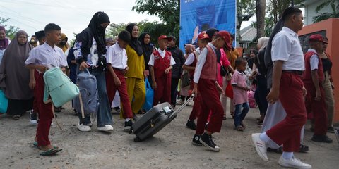 Menteri Wihaji Ajak Para Ayah Antar Anak di Hari Pertama Sekolah