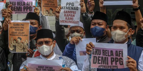 FOTO: Guru Agama Gelar Aksi Damai, Desak Percepatan PPG dan Peralihan ke Kemendikdasmen