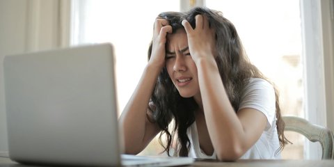 Jangan Asal! Bahaya Melakukan Self Diagnose Masalah Kesehatan Mental yang Perlu Diketahui