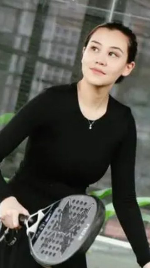 Gaya Sporty Aaliyah Massaid saat Olahraga Padel, Tampil Ramping Curi Perhatian Usai 1 Bulan Melahirkan