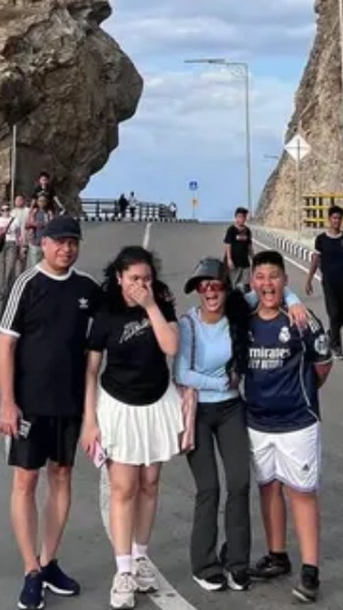 Gaya Liburan Seru KrisDayanti di Timor Leste Bareng Keluarga, Penuh Kekompakan dan Keseruan