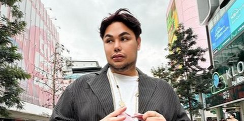 Fakta Ivan Gunawan Tak Pernah Salat Jumat karena Merasa Dirinya Cewek, Kini Komitmen Beribadah
