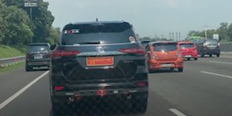 Viral Fortuner Pelat Merah AB 23 Bantu Ambulans Belah Kemacetan, Ini Kata Polisi