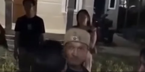 Warga Salah Sasaran, Dobrak Rumah Pria Jam 1 Pagi, Dikira Bawa Pacar Ternyata Adik Kandung