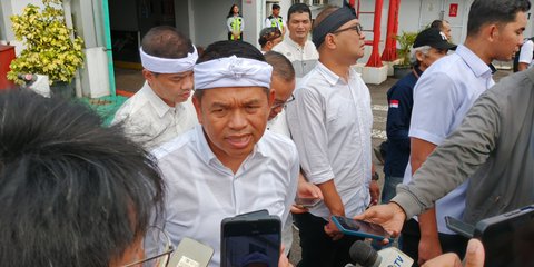 VIDEO:  Momen Jusuf Hamka Membungkuk Salami Dedi Mulyadi di Pernikahan Anak Irjen Karyoto