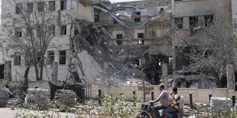 FOTO: Penampakan Gedung Kementerian Pertahanan Suriah Yang Hancur Dihantam Serangan Udara Israel