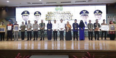 Kali Ini Gratispol Diserahkan Gubernur Harum di Bontang, Kutim dan Berau