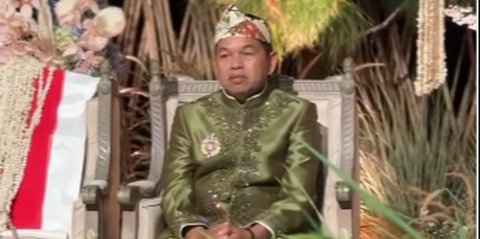 VIDEO: Bangku Kosong Sebelah Dedi Mulyadi Disorot, Berhias Melati & Bendera saat Pesta Nikah Anaknya