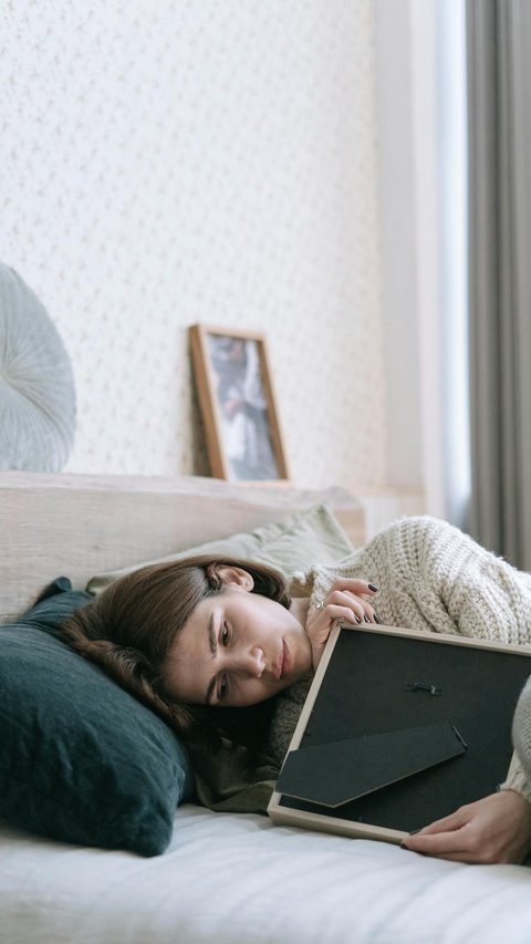 Fenomena Kangen Rumah: Apa Sebenarnya yang Terjadi pada Tubuh dan Otak Saat Homesick?