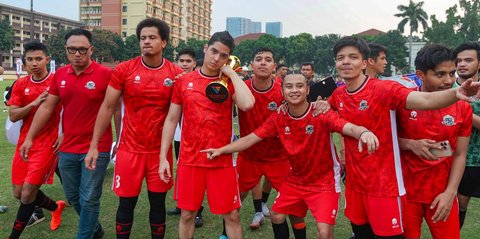 FOTO: Colossus FC Juara Celebrity Trofeo Cup 2025, Rizky Nazar Jadi Penentu Kemenangan