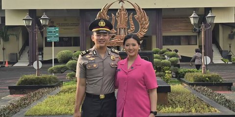 Potret AKP Hafiz Akbar Naik Pangkat Balok 3 Didampingi Istri Anak Eks Panglima TNI, Ungkap Kenaikan Gaji yang Didapat