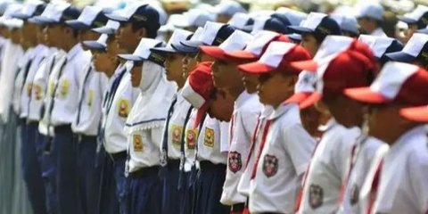 Kekecewaan Orang Tua Gagal Daftarkan Anak ke SMP di Depok Lewat Jalur Zonasi, Nilai Harus 96