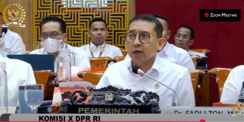 VIDEO: Meledak Emosi PDIP Sampai Pukul Meja DPR, Tunjuk-tunjuk Fadli Zon Tak Akui Pemerkosaan Massal '98