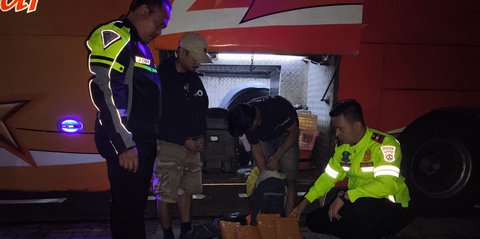 Bus Digeledah, 4 Kg Ganja Gagal Dikirim ke Jakarta
