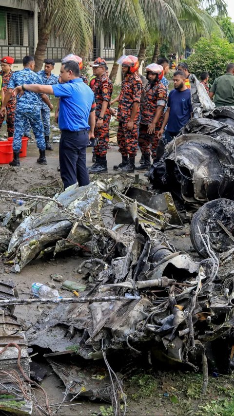 Pesawat Jet Bangladesh Jatuh di Gedung Sekolah, Api Berkobar Hebat Hingga Pilot dan 31 Siswa Tewas