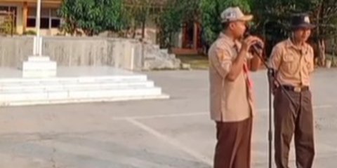 Siswa SMK di Jabar Telat Masuk Sekolah karena Mengaji di Makam Ortu, Dipanggil Wakepsek saat Upacara Jadi Sorotan