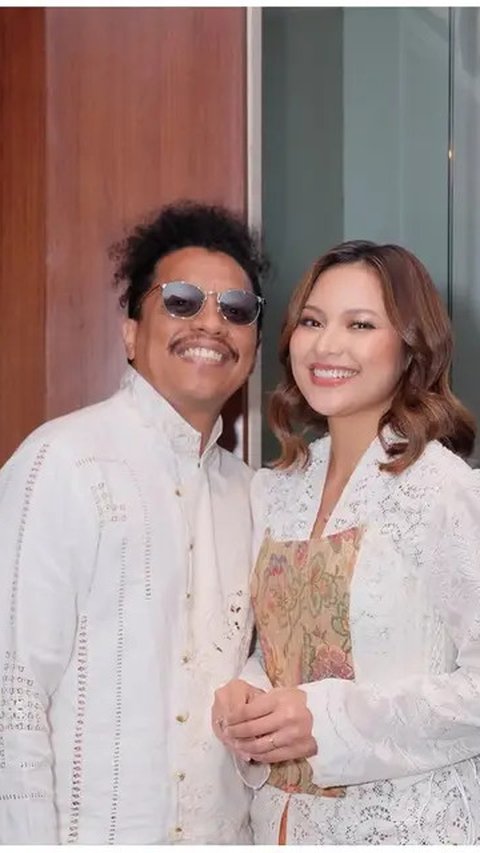 Mancung dan Cantik, Deretan Potret Indah Permatasari Mengenakan Kebaya Brokat di Premiere 'Gak Nyangka', Detailnya Unik