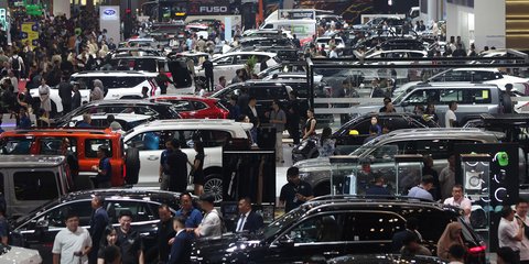 FOTO: Weekend Seru di GIIAS 2025, Teknologi Otomotif Terkini Diserbu Warga