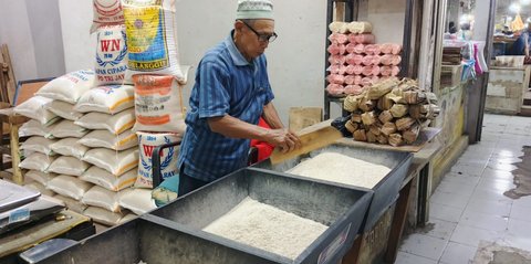 Lirih Pedagang Bandung Bertahan di Tengah Pasar Beras yang Tak Memihak dan Suramnya Ekonomi