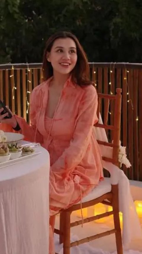 Potret Aaliyah Massaid dan Thariq Halilintar Intimate Dinner di Bali Rayakan Anniversary Pernikahan, Diwarnai Kejutan