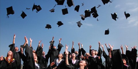 Sarjana di Indonesia Banyak Menganggur, Wamenaker: Bukan karena Tak Mampu Bekerja, tapi Ada Mafia Regulasi