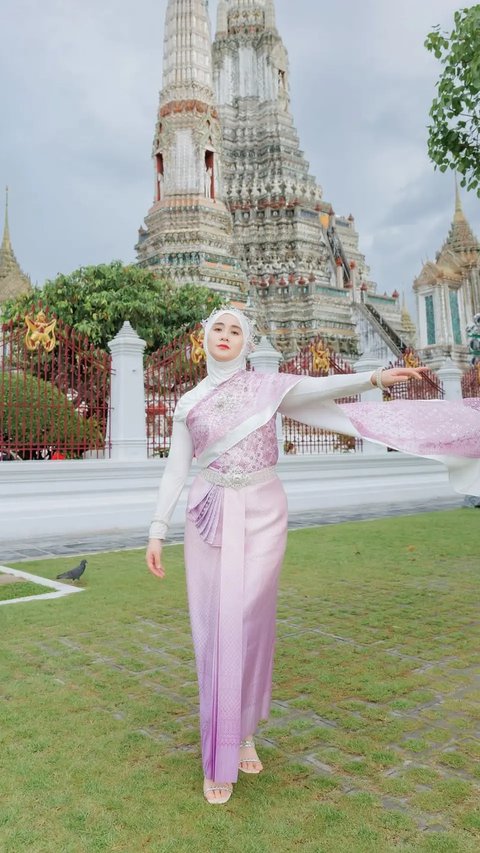 Gaya Stylish Ryana Dea Liburan di Thailand, Penampilannya Disebut Bak Bidadari