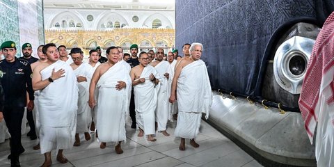 VIDEO: Momen Prabowo Umrah Bersama Menteri dan Teddy, Didoakan Ulama Besar di Tanah Suci