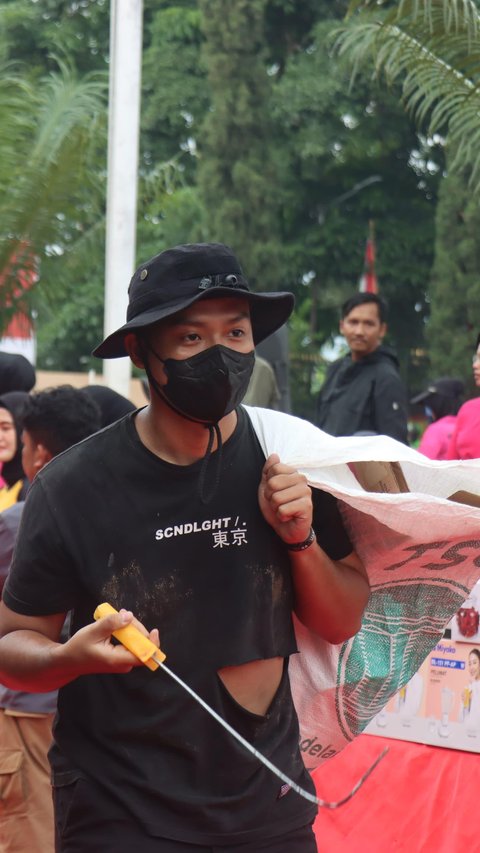 Lucunya Polisi Lomba Penyamaran jadi Intel, Ada yang Cosplay jadi 'Shaun the Sheep'