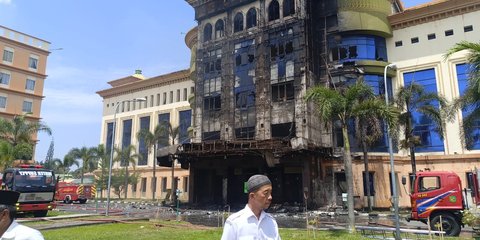 Gedung Asrama Haji Medan Terbakar, Tujuh Unit Armada Damkar Diterjunkan