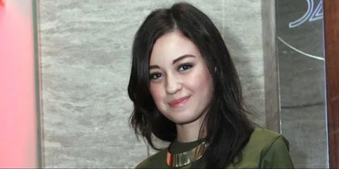 Hadiri Resepsi Luna Maya - Maxime Bouttier, Kimberly Rider Akui Pertama Kali Kondangan Sendiri 'Pakai Bajunya Mama Aku'