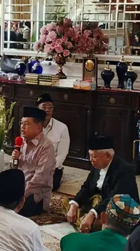 Kenangan Terakhir Dua Mantan Wapres Saat Mengantar Suryadharma Ali ke Tempat Peristirahatan Terakhir