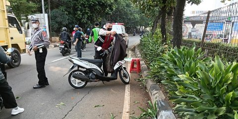 Motor Oleng lalu Tabrak Pembatas Jalan, Seorang Mahasiswa Meninggal di TB Simatupang