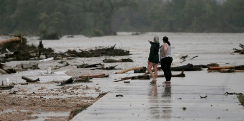 FOTO: Banjir Bandang Terjang Texas, 24 Orang Tewas dan Puluhan Hilang