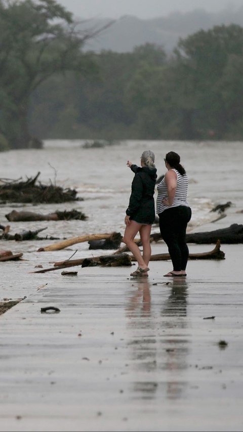 FOTO: Banjir Bandang Terjang Texas, 24 Orang Tewas dan Puluhan Hilang