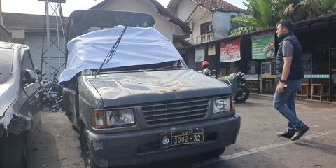 Cekcok soal Pengantaran Makanan Lewat Lewat Ojek Online Berujung Dirusaknya Mobil Polisi