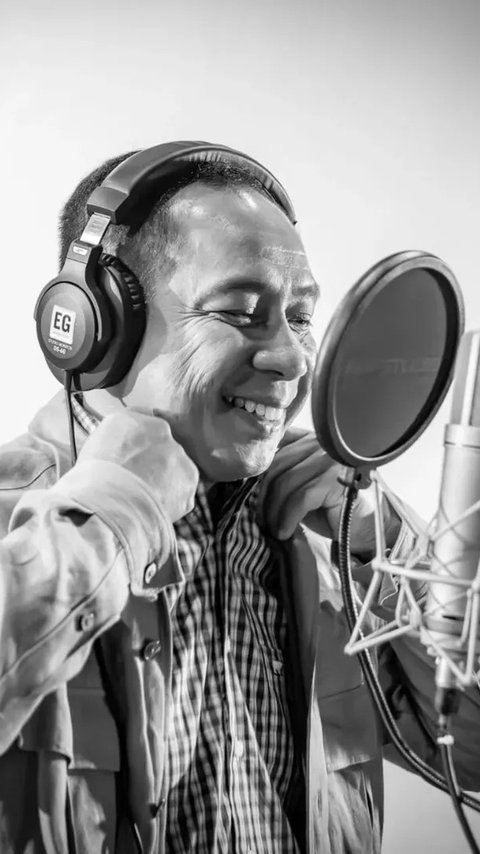 Penampilan Keren Bak Anak Muda Panglima TNI, Pose Bareng 3 Musisi Top Tanah Air