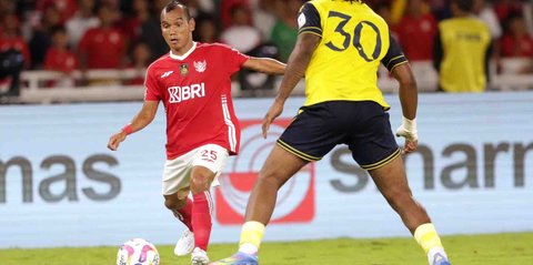FOTO: Hujan Gol di SUGBK,  Oxford United Libas Indonesia All Star 3-6 di  Laga Perdana Piala Presiden 2025