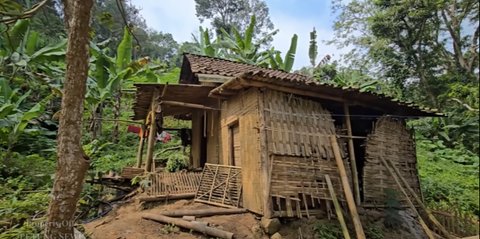 ⁠⁠20 Tahun Tinggal di Lembah Siluman Gunung Welirang, Pasangan Paruh Baya Ini Akui Demi Menyambung Hidup 'Butuh Makan'