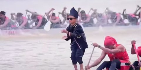 Makna Tarian Bocah Dalam Tradisi Pacu Jalur Kuansing yang Kini Viral Hingga Mancanegara