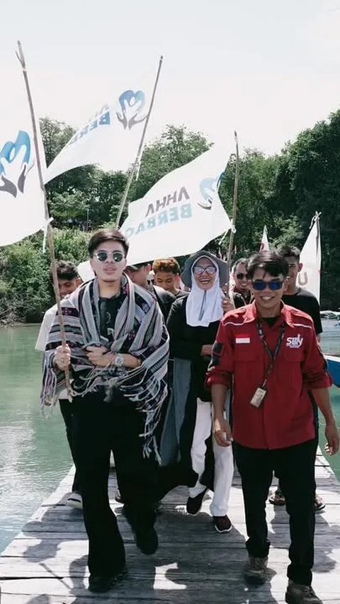 Momen Seru Atta Halilintar saat Salurkan Hewan Kurban di NTT Naik Kapal